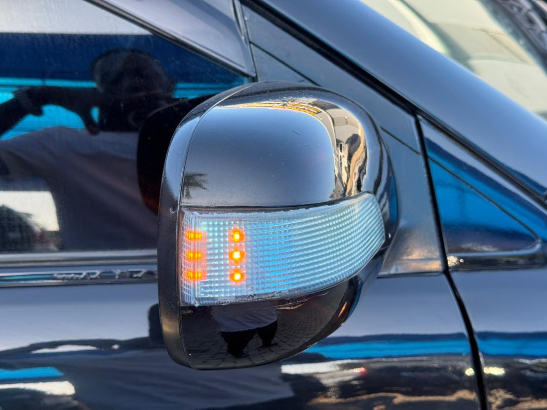TOYOTA HARRIER thumbnail 5